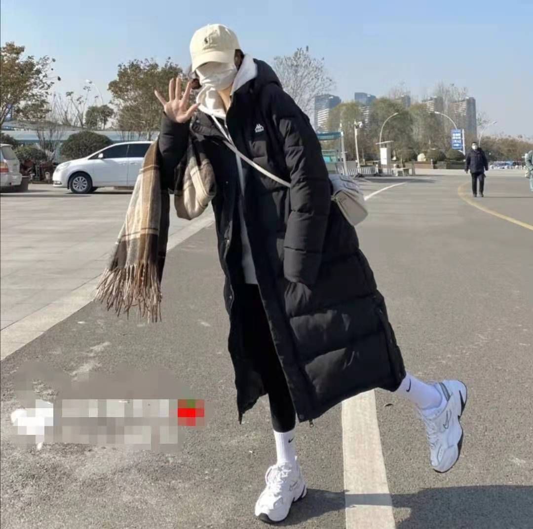 【xiongmao体育】
长款羽绒服怎么搭配裤子和鞋子悦目(图2)