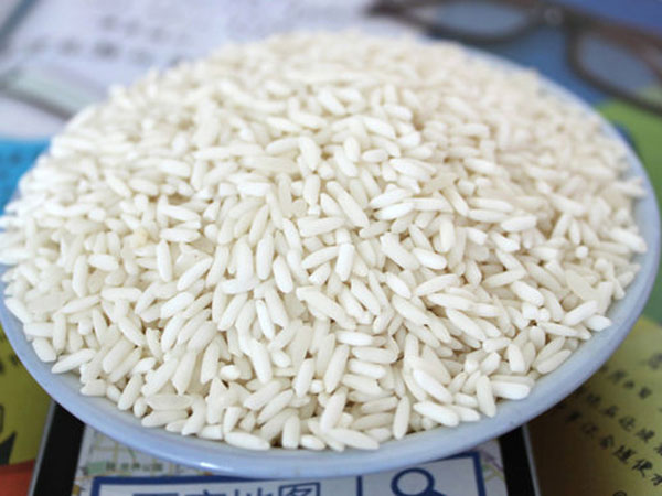 秋季咋穿更时髦?鲁豫给你做示范 条纹针织衫配阔腿裤太显气质“xiongmao体育”(图2) xiongmao体育