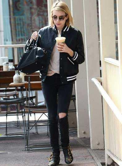 ‘熊猫体育’
初秋换季不会穿？来件“棒球服”解决搭配难题 随性优雅又时髦(图1)