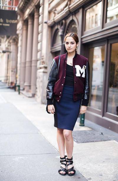 ‘熊猫体育’
初秋换季不会穿？来件“棒球服”解决搭配难题 随性优雅又时髦(图6)