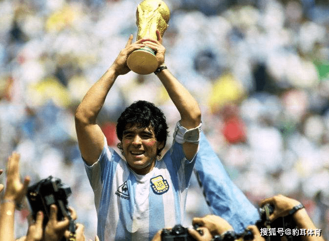 
传奇谢幕！阿根廷球星马拉多纳于家中突发心脏骤停去世：熊猫体育(图4)