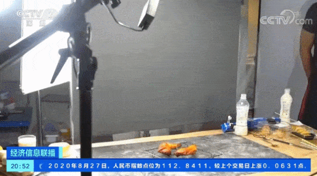 “熊猫体育”
假吃+催吐! 大胃王吃播视频竟是这样制作的(图5)